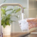 La vérité sur l’eau dure : pourquoi avez-vous besoin d’un filtre anticalcaire ?