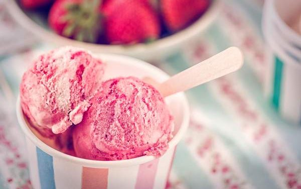 Sculpter la fraîcheur : Les secrets des maîtres des desserts glacés