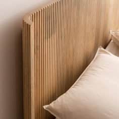 Tête de lit en bois