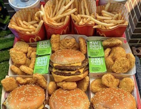 Pourquoi les Fast-Foods Restent-ils Indémodables ?