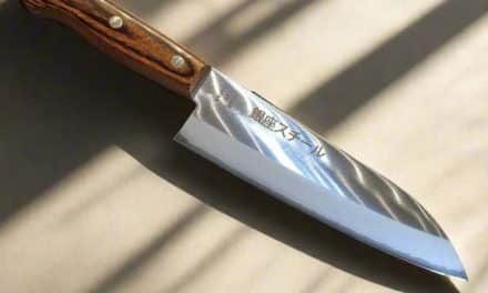 Les couteaux de cuisine japonais santoku : l’art de la coupe polyvalente