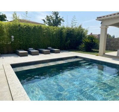 L’art du carrelage pour votre piscine : du rêve à la réalité