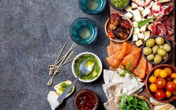 L&rsquo;art de l&rsquo;apéritif gourmand : sublimer ses plateaux de dégustation