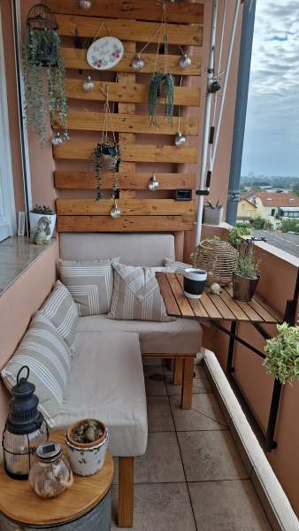 Décoration petit balcon cosy